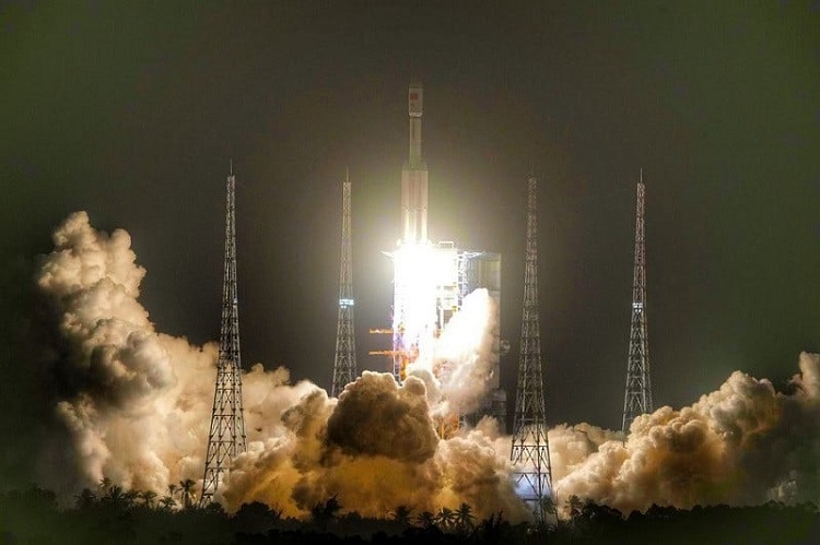 Start chińskiej rakiety z misją towarową Tianzhou 7 w kierunku stacji kosmicznej Tiangong. / Fot.: tribune.com.pk.